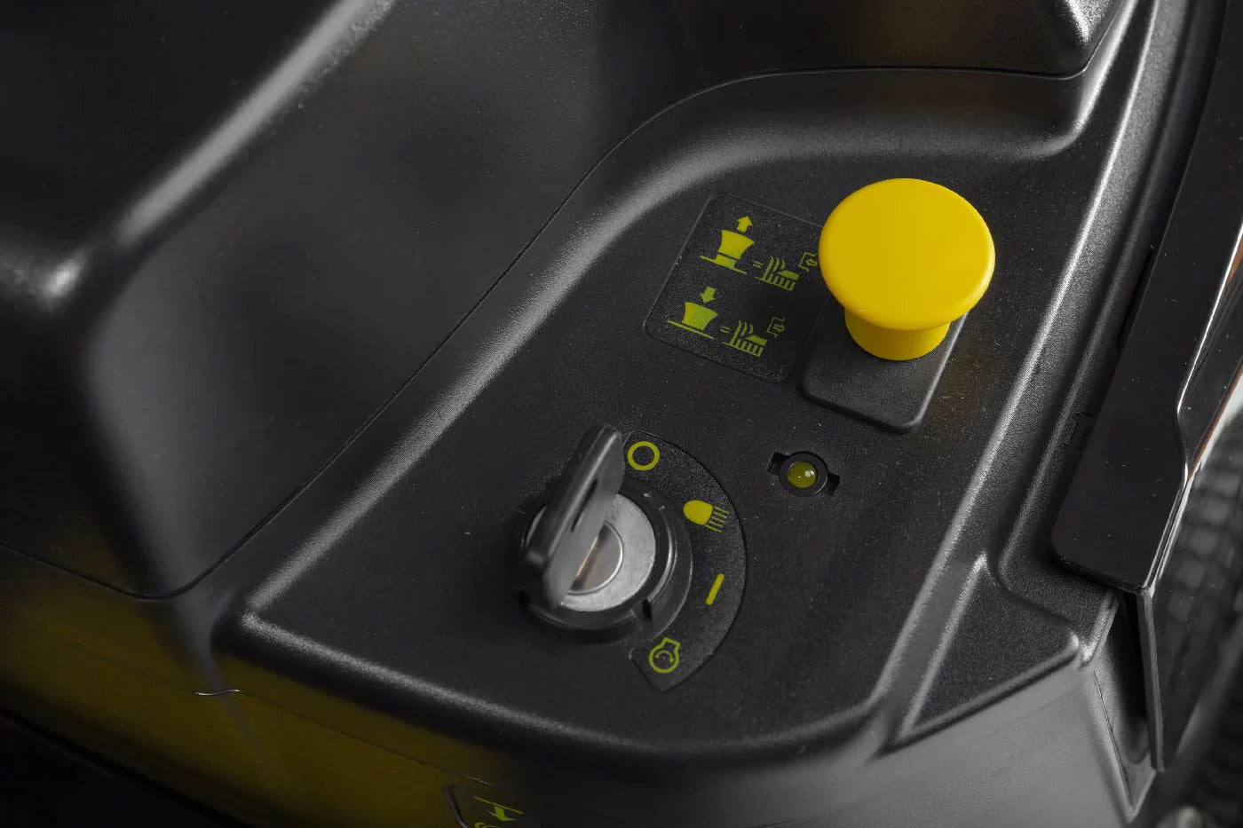 Alpina Rasentraktor AT4 84 A – Modell 2024