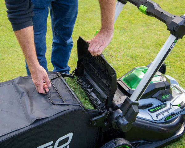 Rasenmäher EGO LM2230E-SP 55cm mit Radantrieb