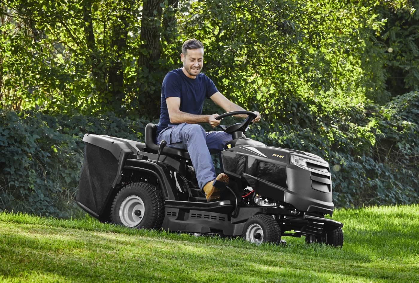 Alpina Rasentraktor AT4 84 A – Modell 2024