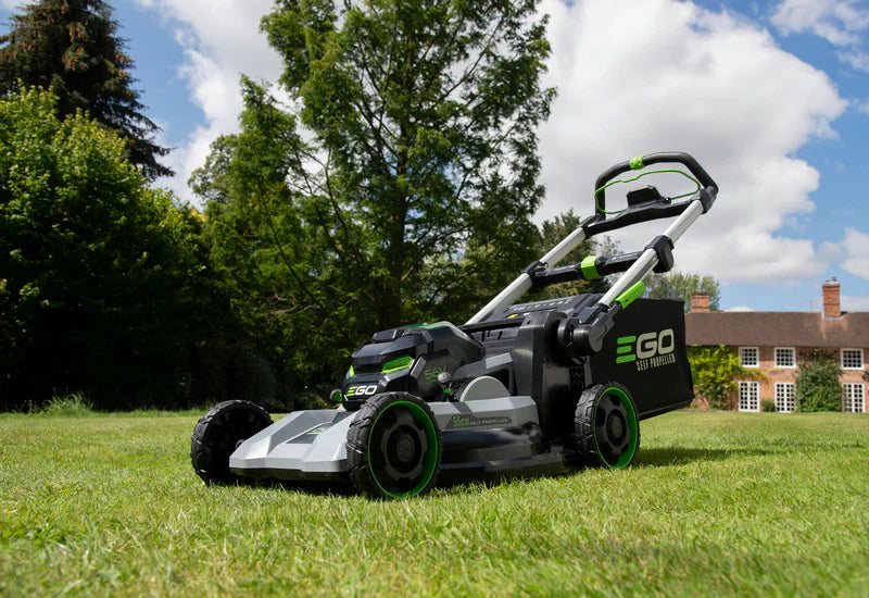 Rasenmäher EGO LM2230E-SP 55cm mit Radantrieb